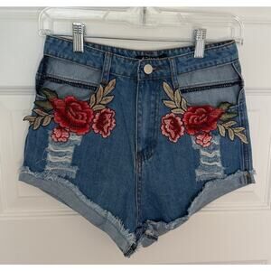 Rebel Women's Embroidered High Rise Distressed Denim Shorts Size Small NWT
